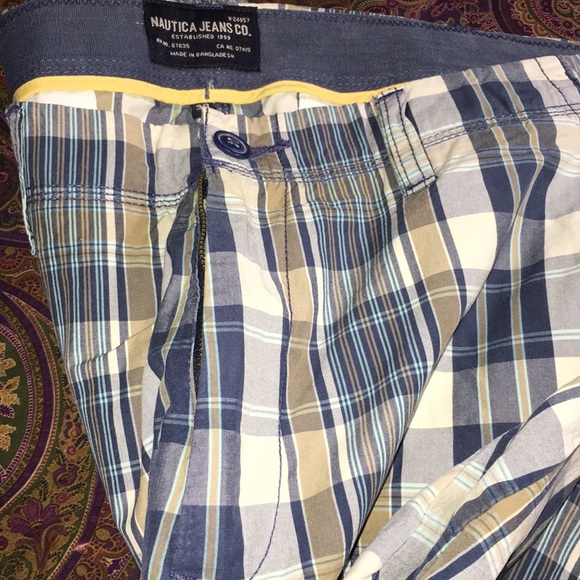 Shorts - Picture 2 of 4